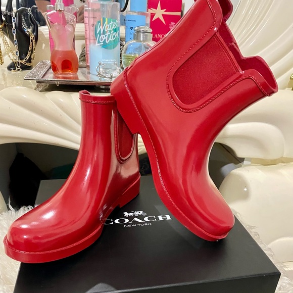 💫 Coach Womens Tyler Shiny Rubber Rain Boots , Red Size 7